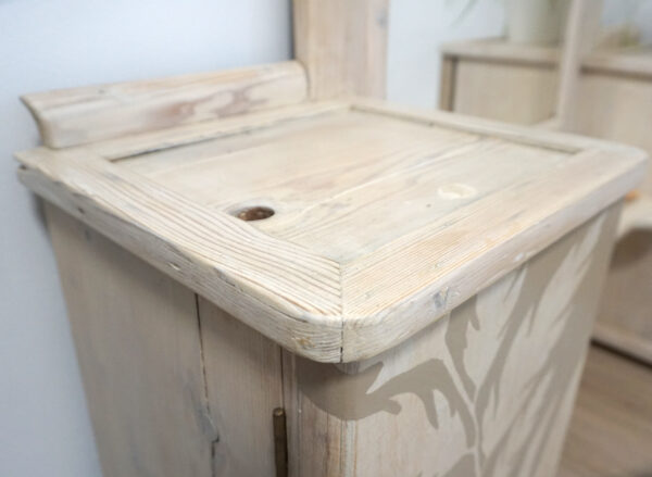 Renovovaná dřevěná toaletka se zrcadlem | originální kus