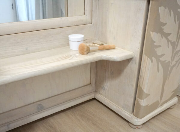 Renovovaná dřevěná toaletka se zrcadlem | originální kus